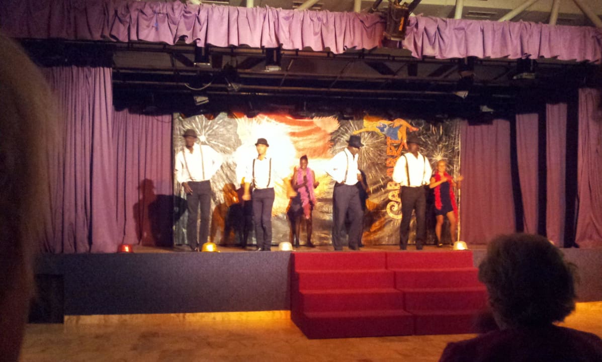 Showtime im Saal Hotel Framissima Palm Beach