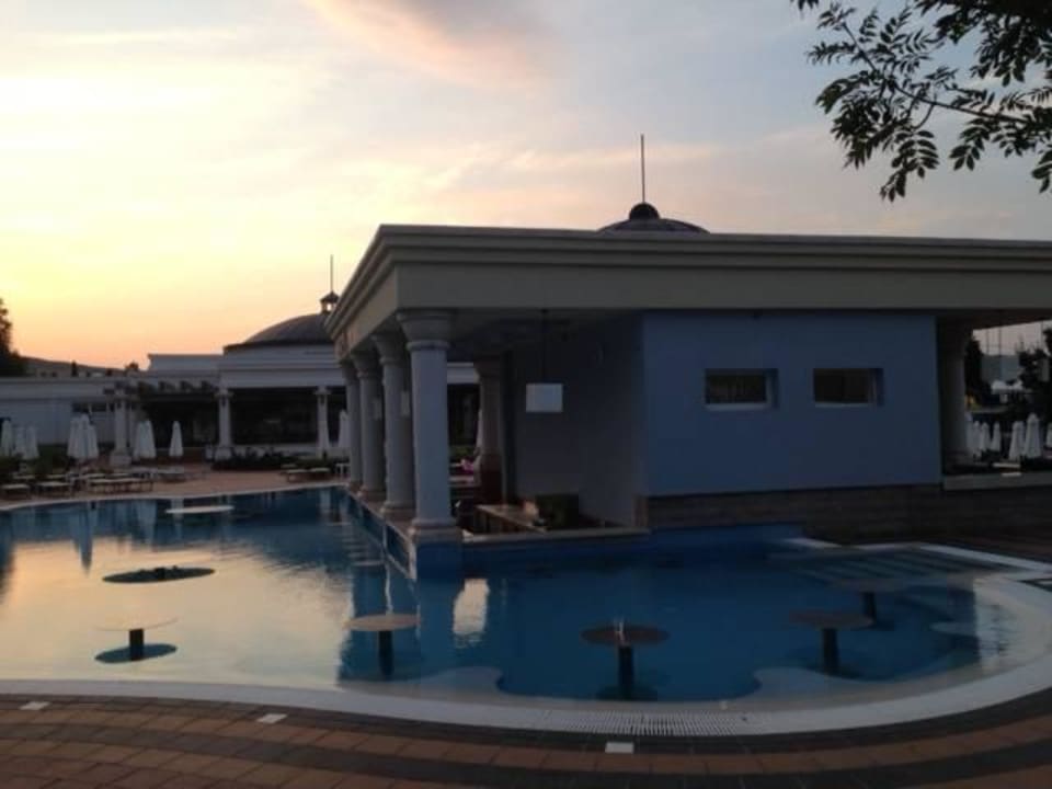 Pool Dreams Sunny Beach Resort & Spa