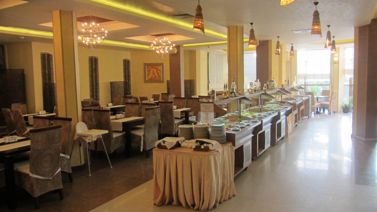 Restauracja OK mozna też jeść na zewnątrz Laguna Beach Resort & Spa