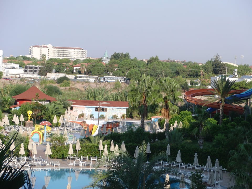 Blick vom Balkon auf Pool  Seaden Sea World Resort & Spa