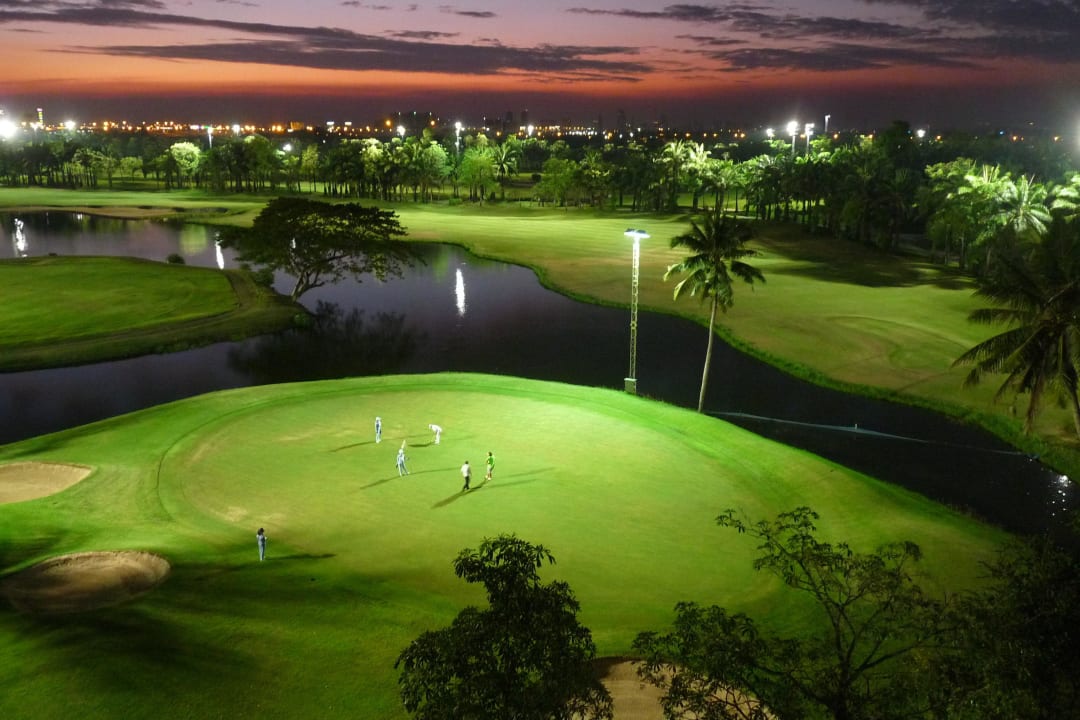 Bahn 1 + 18 Sumit Windmill Golfplatz Hotel Summit Windmill Golf Residence