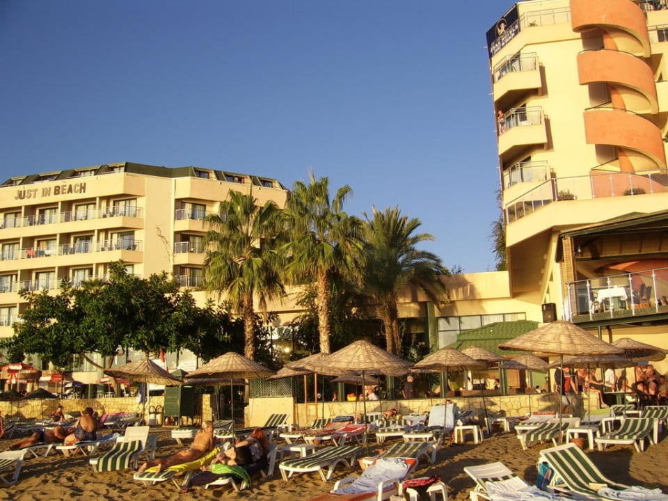 Blcik vom Strand Aska Hotel Just in Beach
