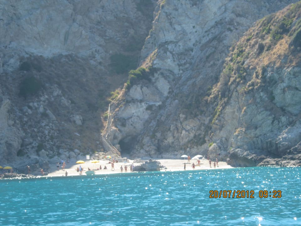 Da kommt man nur mit dem Tretboot hin Hotel Residence Santa Chiara