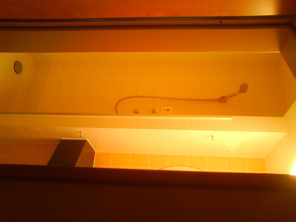 Dusche B&B Hotel Stuttgart-City