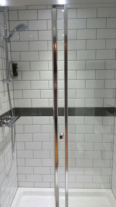 Dusche Ibis Styles London Walthamstow