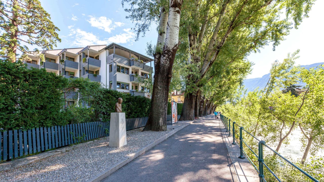 Außenansicht Flora Hotel & Suites