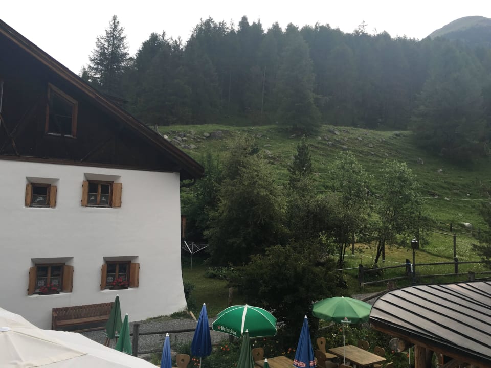 BLICK AUS DEM ZIMMER Alpengasthof Crusch Alba S-charl