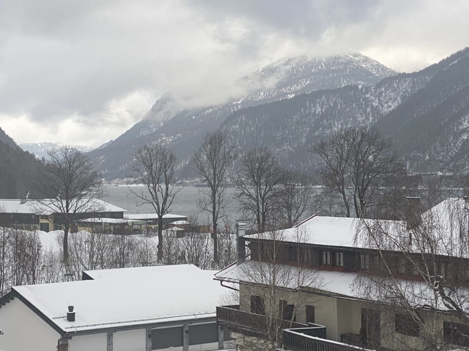 Ausblick Das Karwendel - Ihr Wellness Zuhause am Achensee