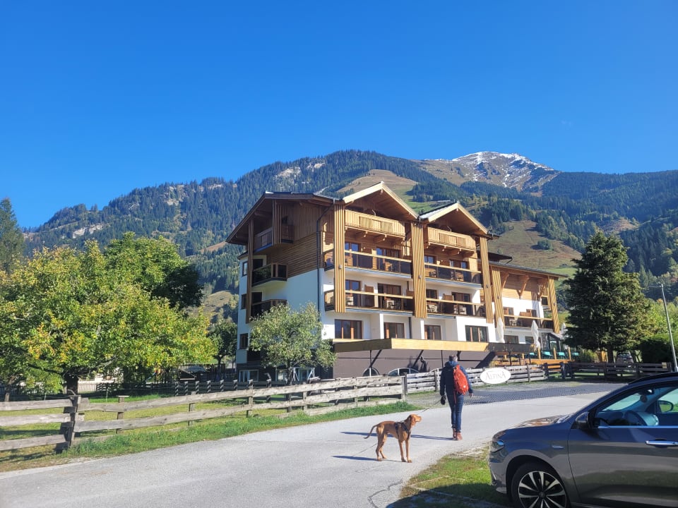 Außenansicht Hotel Alpina