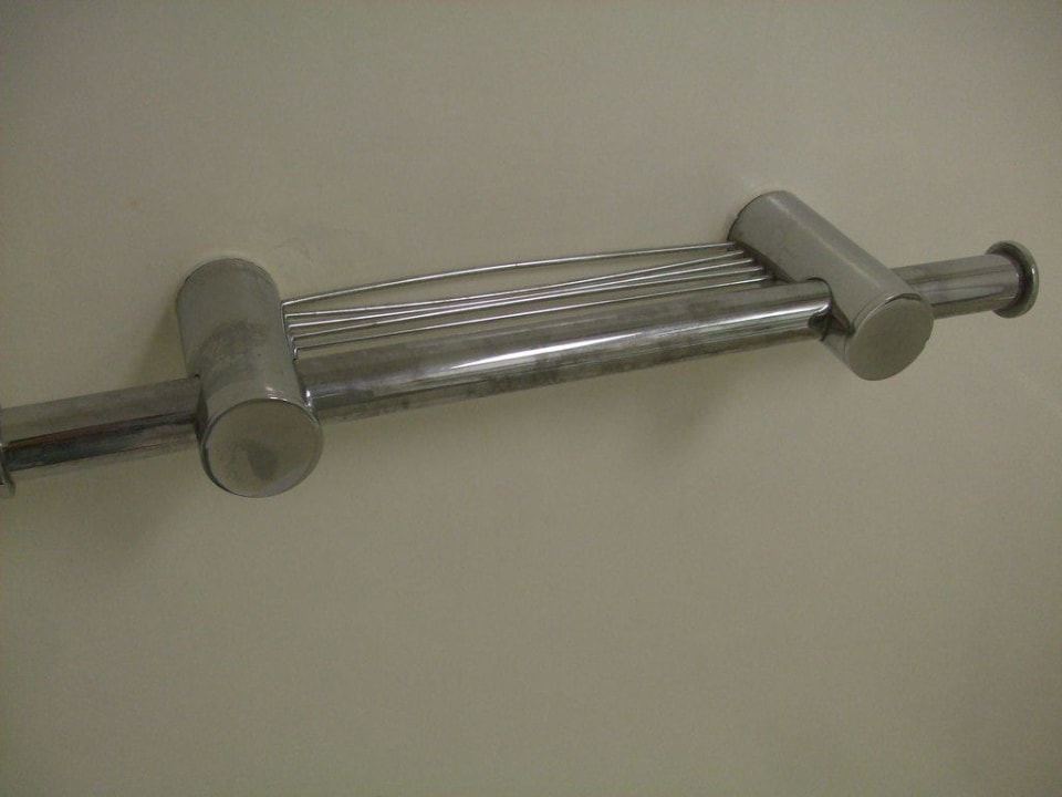 Verkalkte Duscharmatur mit Wasserflecken Hotel SU & Aqualand