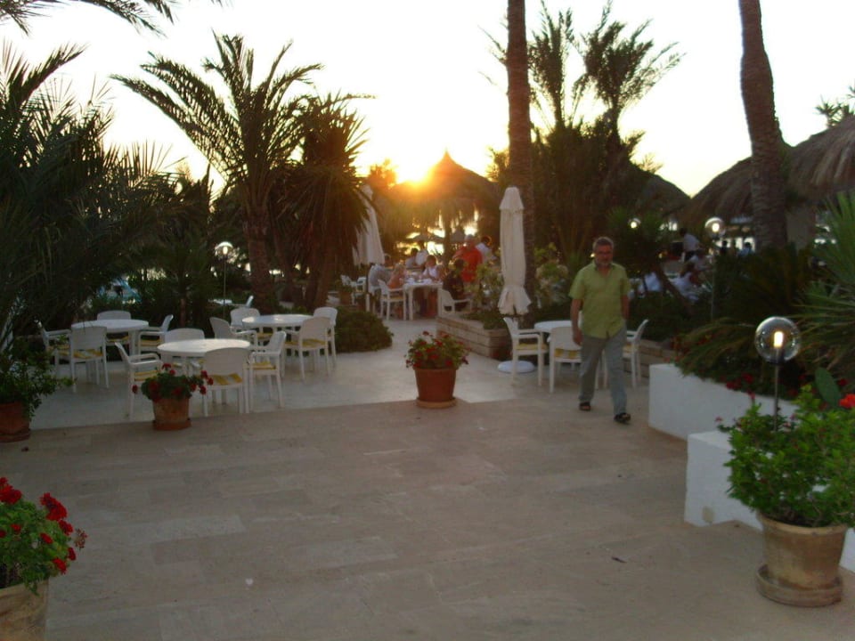Terrasse für Abendessen Bikini Island & Mountain Hotel Es Trenc
