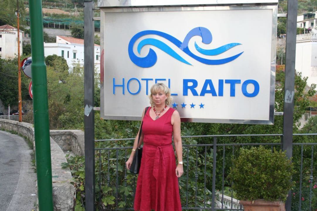 Zufahrt zum Hotel Hotel Raito