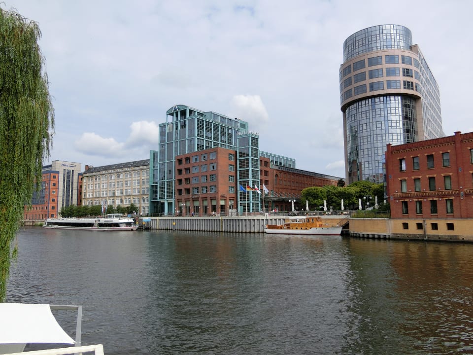 Außenansicht AMERON Berlin ABION Spreebogen Waterside