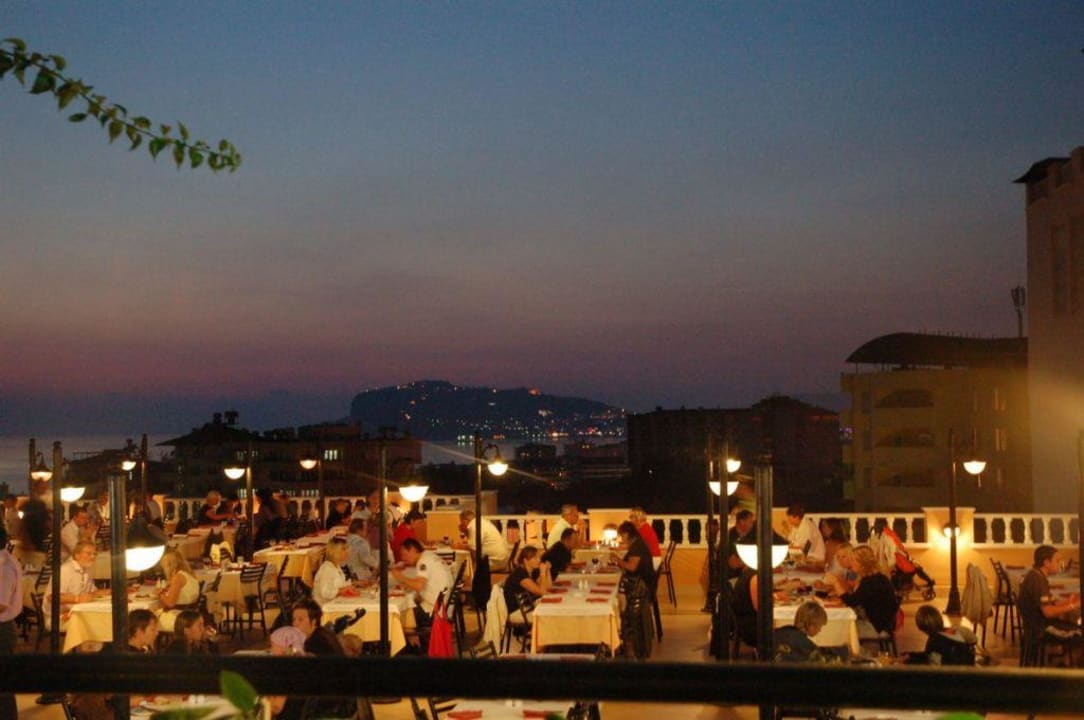 Abendessen mit Meeresblick Hotel Club Paradiso