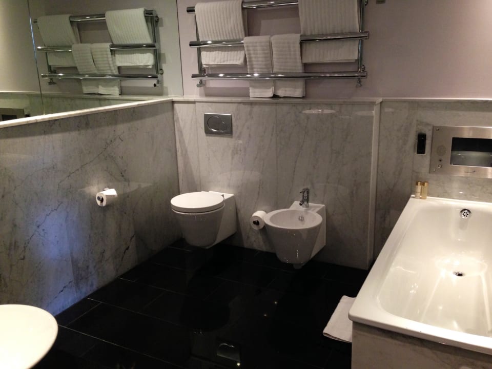 Garnet Suite 805 The May Fair Hotel