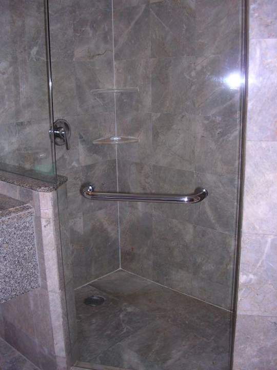 Dusche Superiorzimmer Hotel Century Park