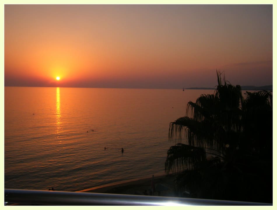 Sonnenuntergang Aska Hotel Just in Beach
