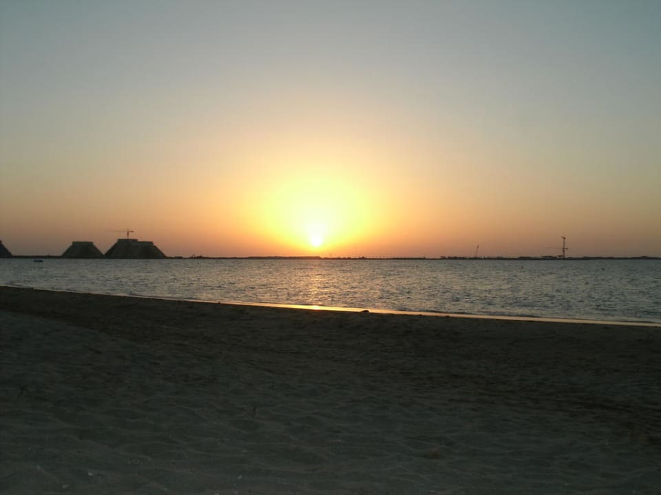 Sonnenuntergang BM Beach Resort