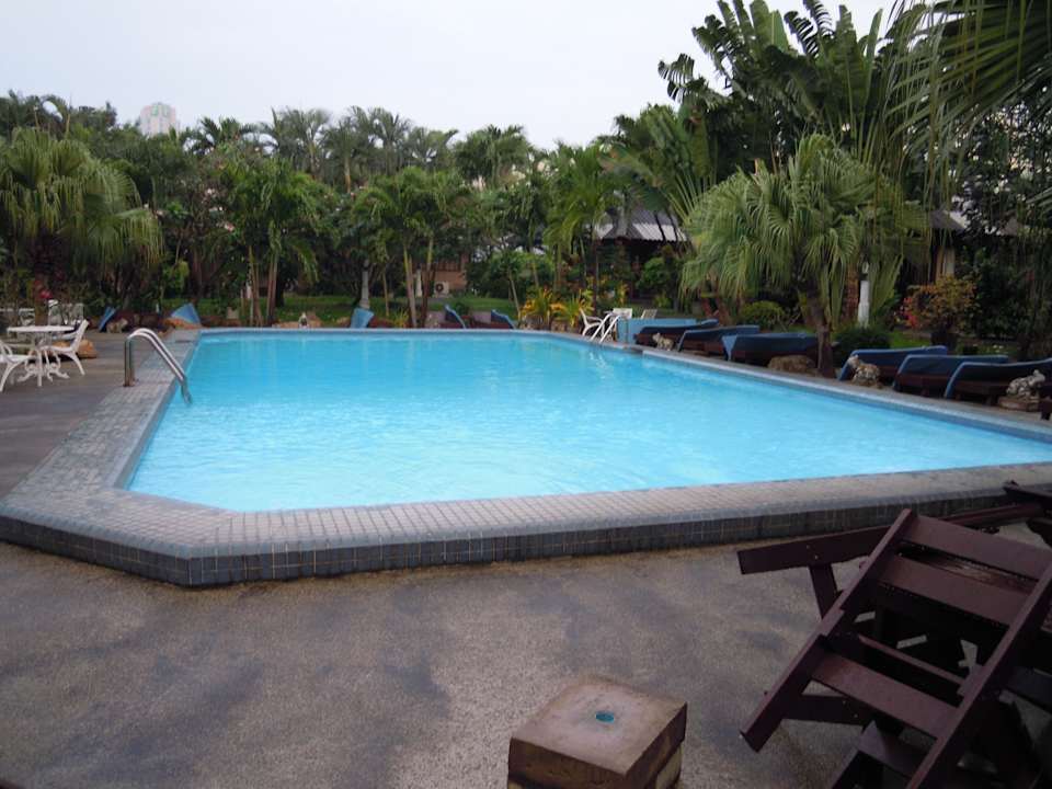 Der große Pool Hotel The Cottage