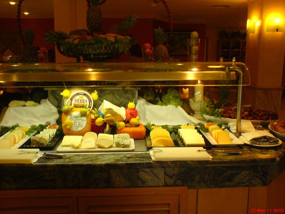 Kaasbuffet Universal Hotel Lido Park & Spa