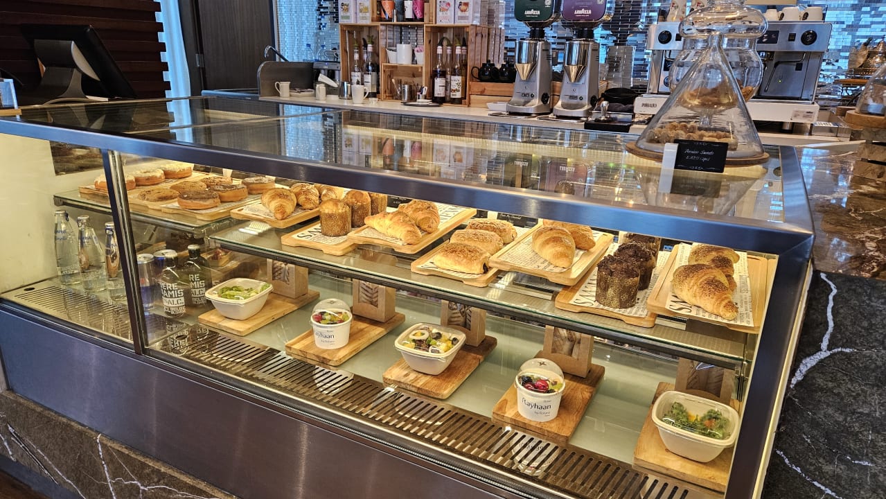 Gastro Rose Rayhaan by Rotana