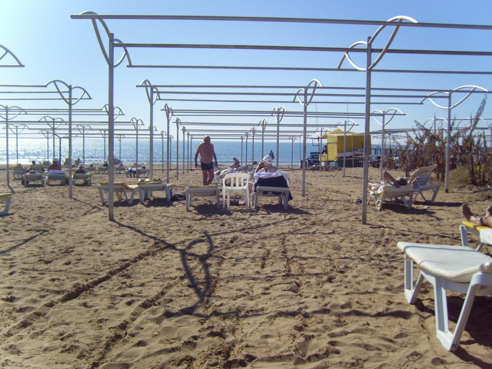Strand Side Aluna Hotel