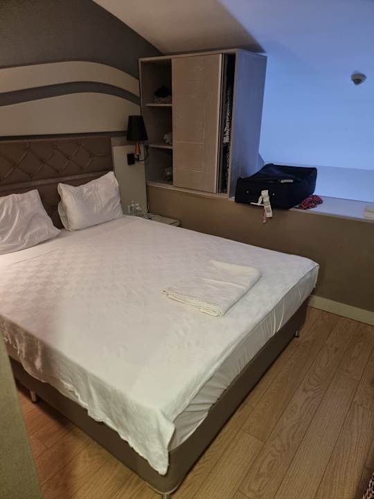 Zimmer Saturn Palace Resort Hotel