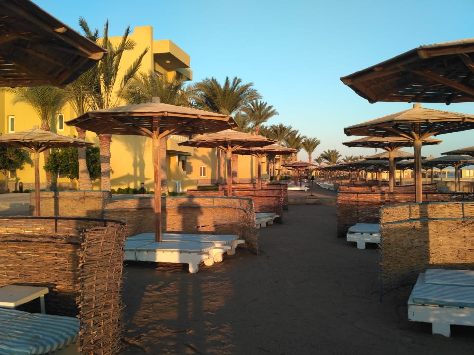 Strand Palm Beach Resort