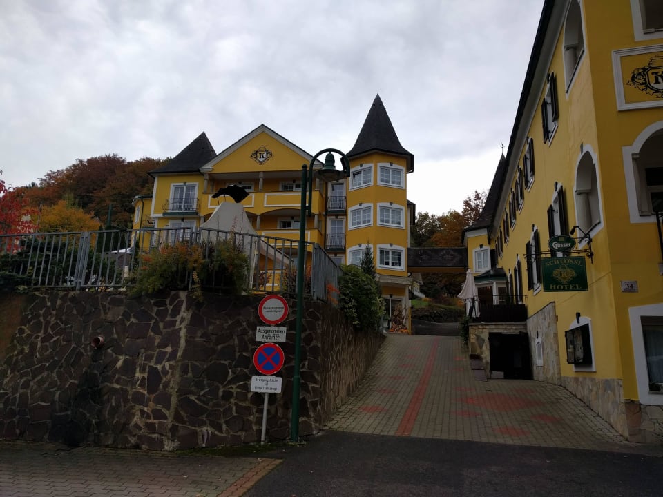 Der Weg hinauf Schlössl Hotel Kindl