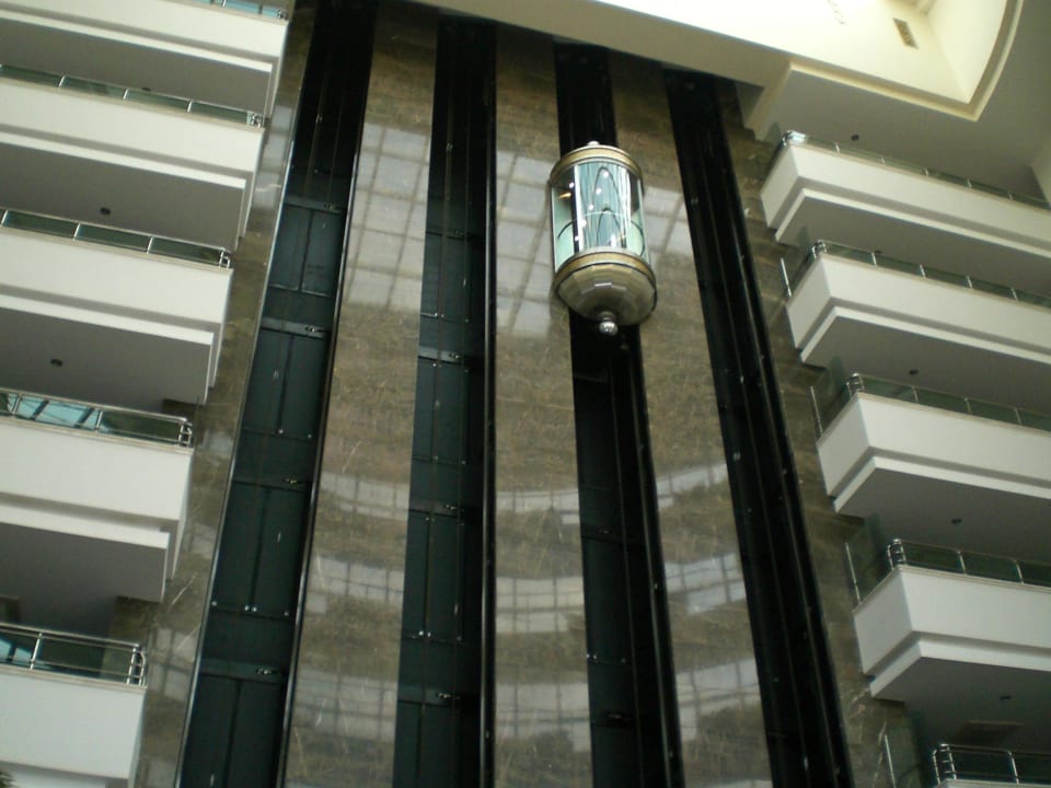 Der gläserne Fahrstuhl Saphir Resort & Spa