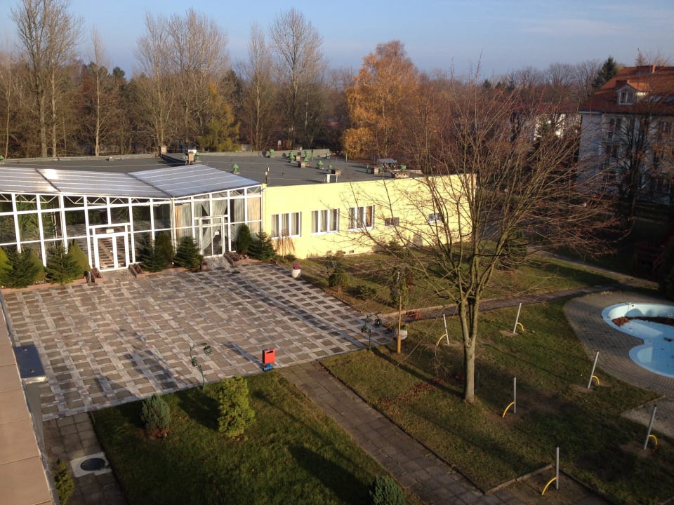 Widok z pokoju na stołówkę w bud. B Primavera Jastrzębia Góra