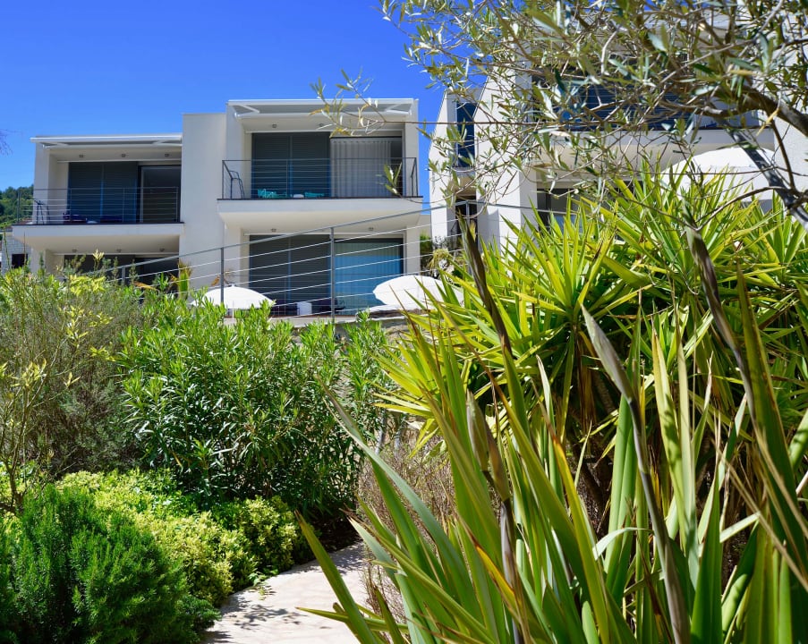 Außenansicht Tara's Lodge Hotel