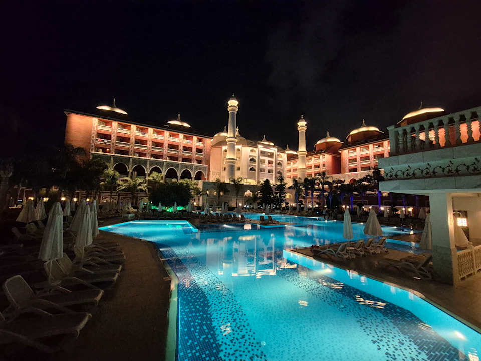 Außenansicht Royal Taj Mahal Hotel