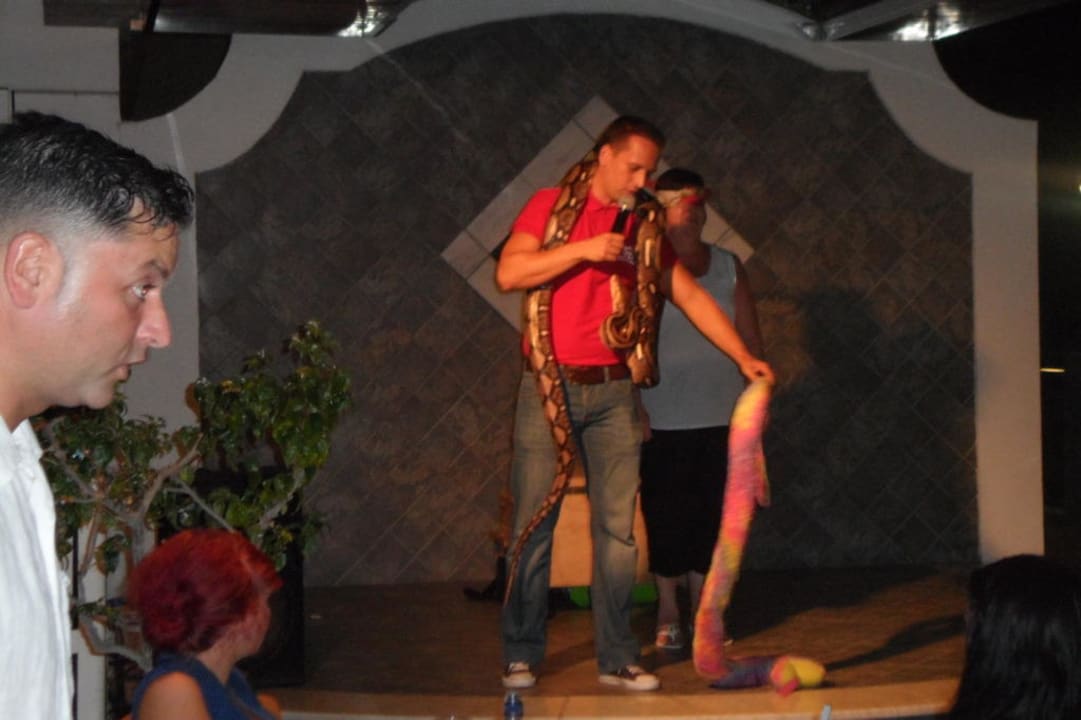 Reptilienshow im Hotel Apartments Cala Nova