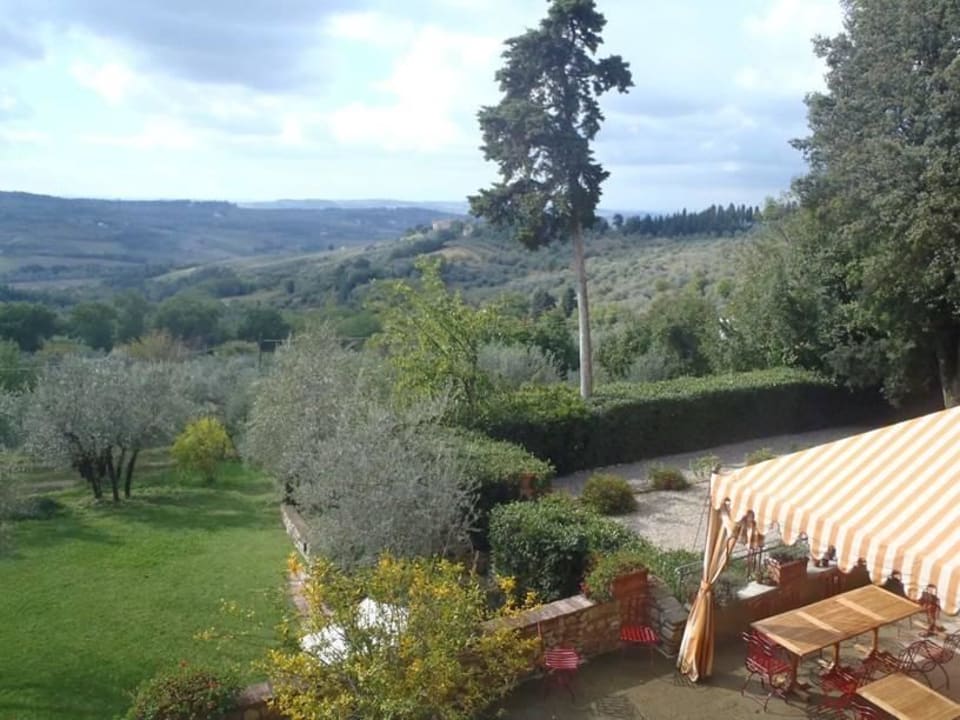 Aussicht übers Tal "Sonnenseite" Hotel Il Poggiale