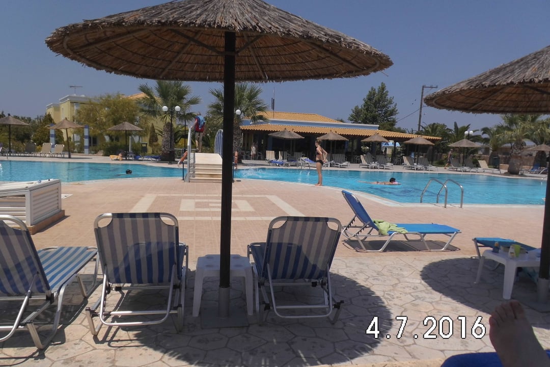 Erster Pool Corali Hotel