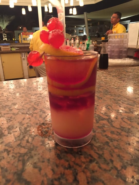 Ein Cocktail an unserer Lieblingsbar Desert Rose