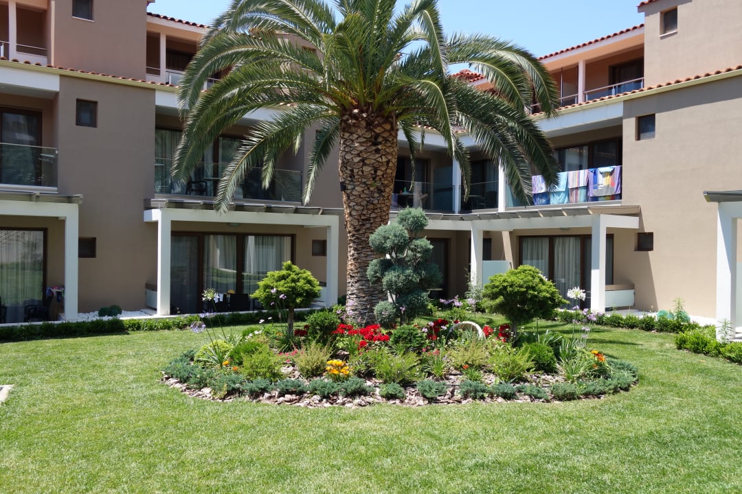 Gartenanlage Hotel Lagomandra Beach