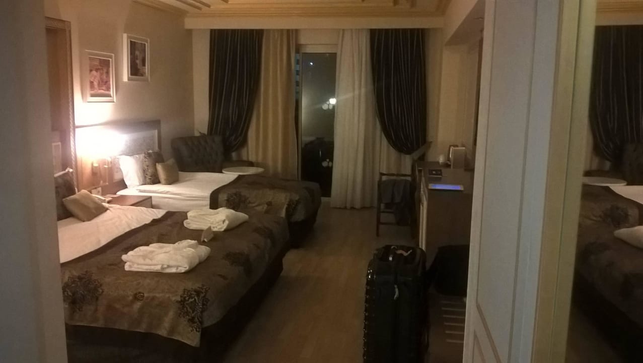 Dreibettzimmer mit Landblick Diamond Excellence Resort & Spa