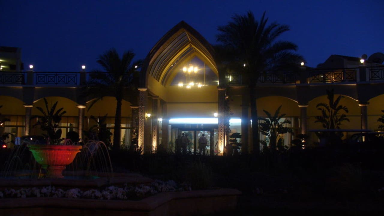 Eingang am Abend Lindos Princess Beach Resort & Spa