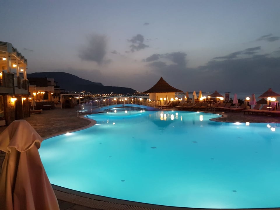 Außenansicht Alexander Beach Hotel & Village Resort