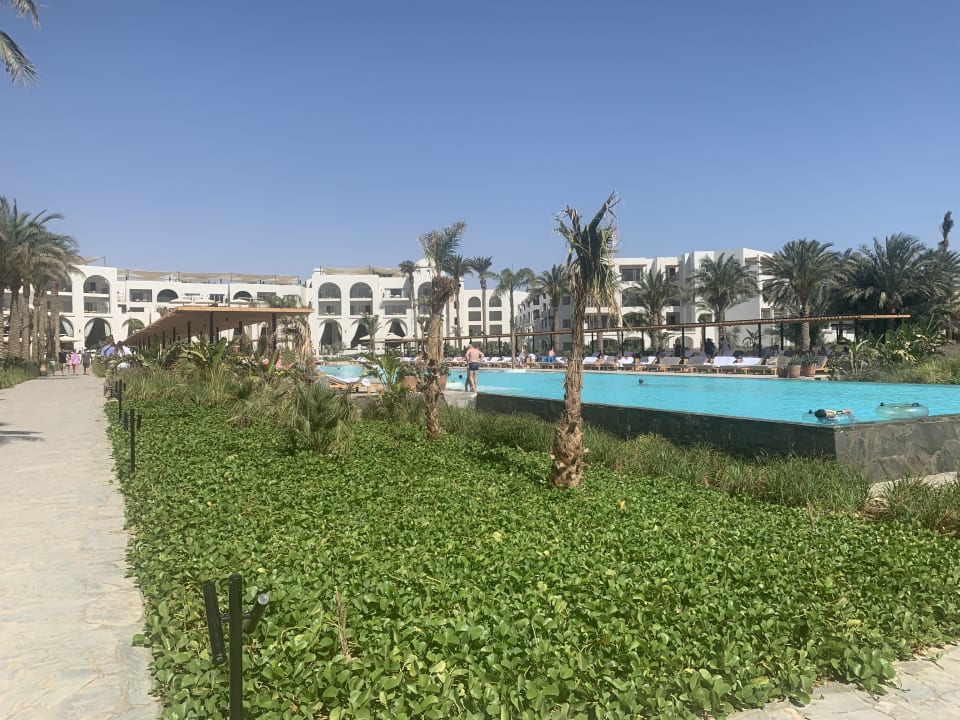 Pool Serry Beach Resort