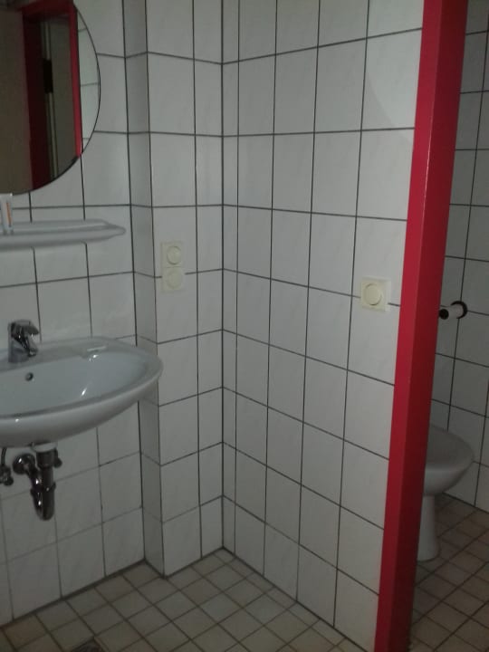 Zimmer Europa-Jugendherberge Saarbrücken