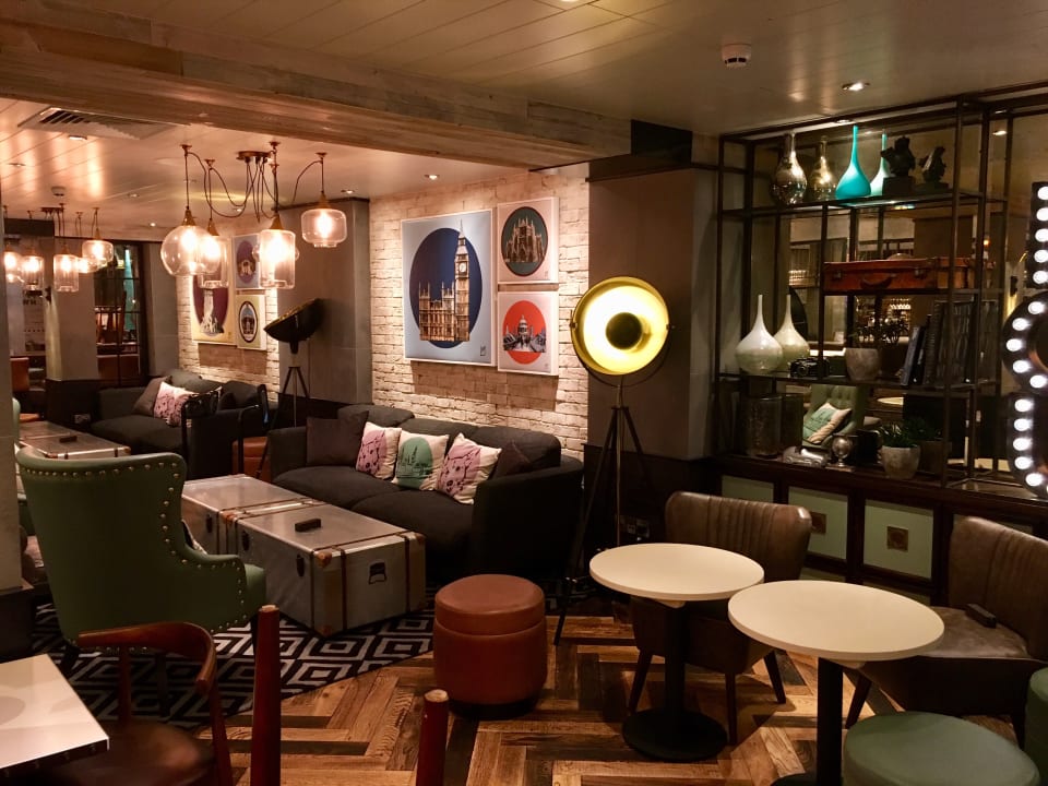 Gastro hub by Premier Inn London Westminster Abbey