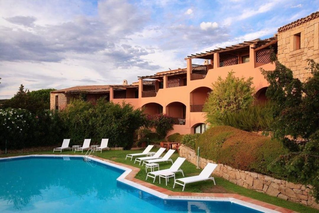 Poolanlage Swadeshi Green Park Hotel