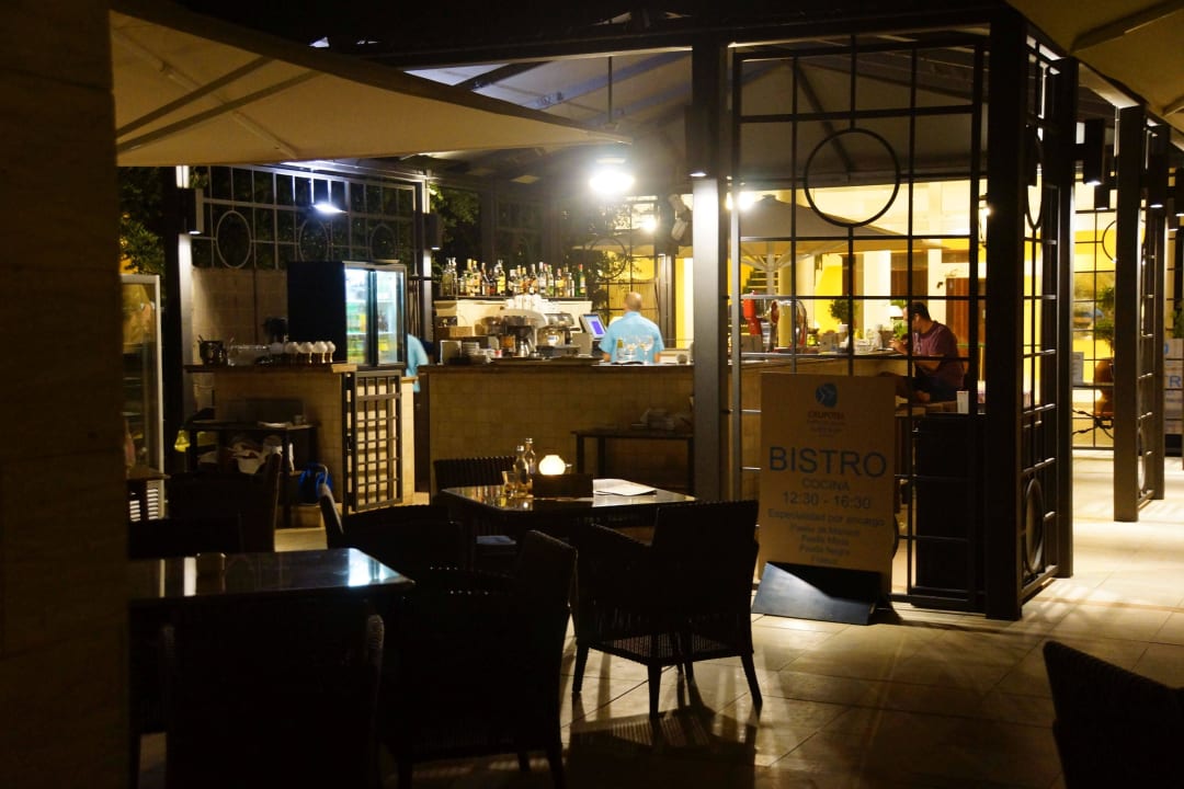 Poolbar Cocktails sind sehr teuer hier Grupotel Playa de Palma Suites & Spa