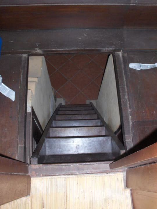 Steige zum Open-Air Bad Hotel Vila Ombak