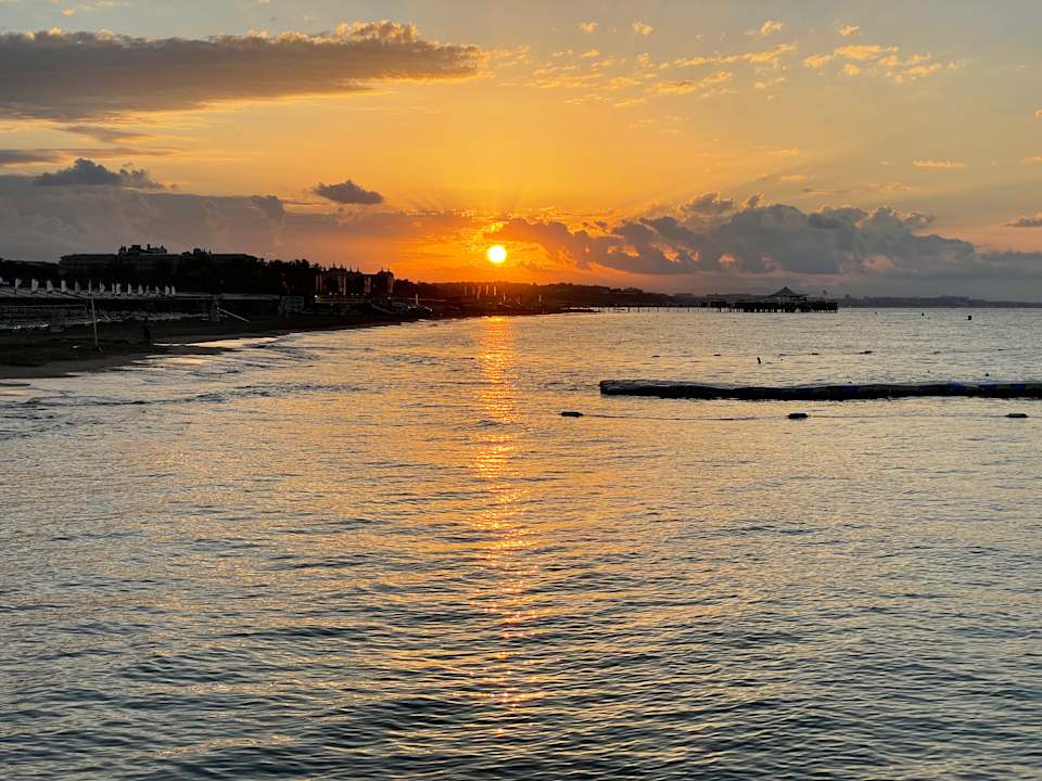 Strand Side Aluna Hotel