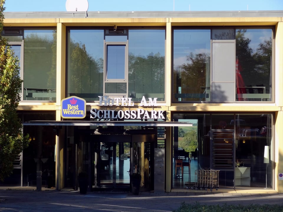 Hoteleingang Hotel am Schlosspark