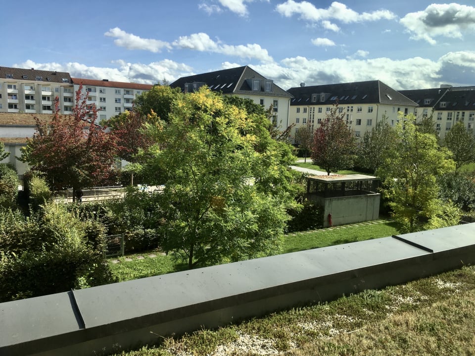 "Blick in den Garten" Holiday Inn München Westpark (München